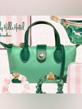 Stoney clover lane Beverly Hills hotel pouchette 01 - green